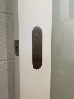 Flush pull handle for sliding doors, FSB, model 4250 - Closed type