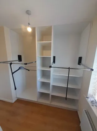 770-1200mm - Adjustable Wardrobe Rail - 10kg Max