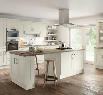 Fenwick / Legno Ivory 5 Piece Stock Door