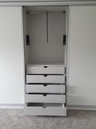 770-1200mm - Adjustable Wardrobe Rail - 10kg Max